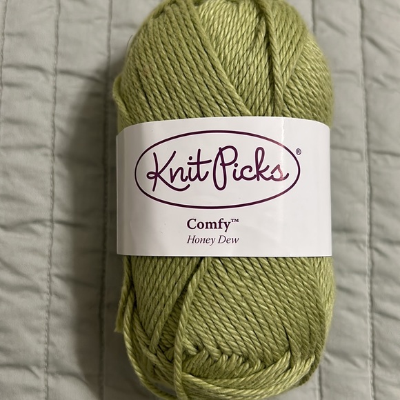 Six Knit Picks Yarns and Knitting Needles - Picture 11 of 15